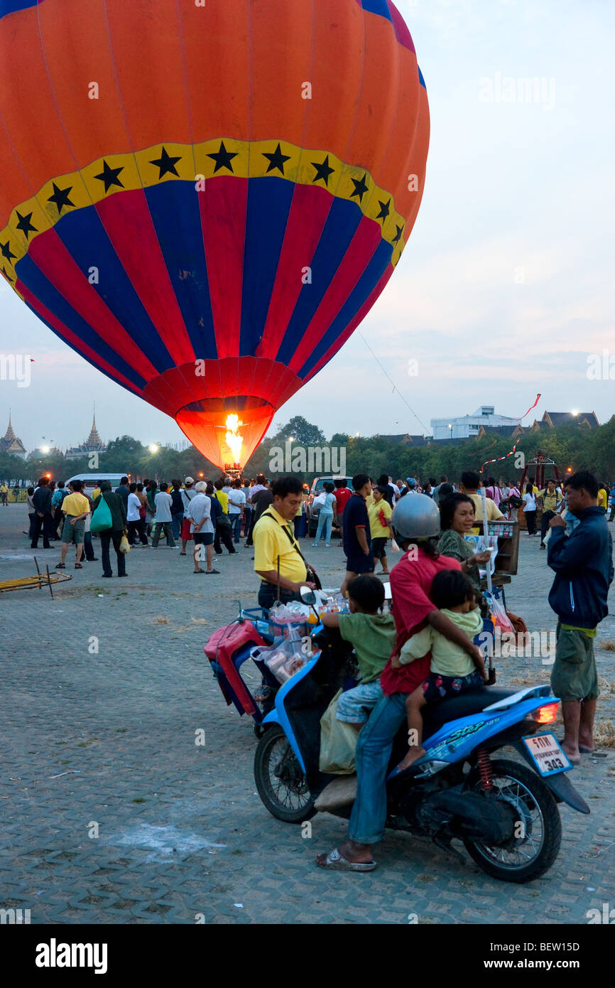 Hot air balloon, Bangkok, thailand Stock Photo - Alamy