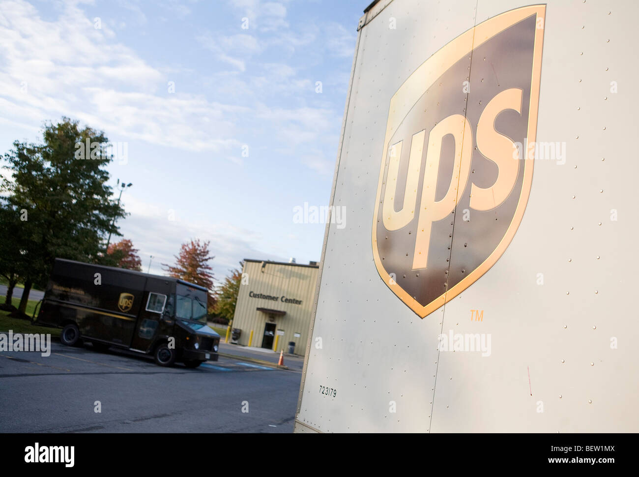 Ups logo hires stock photography and images Alamy