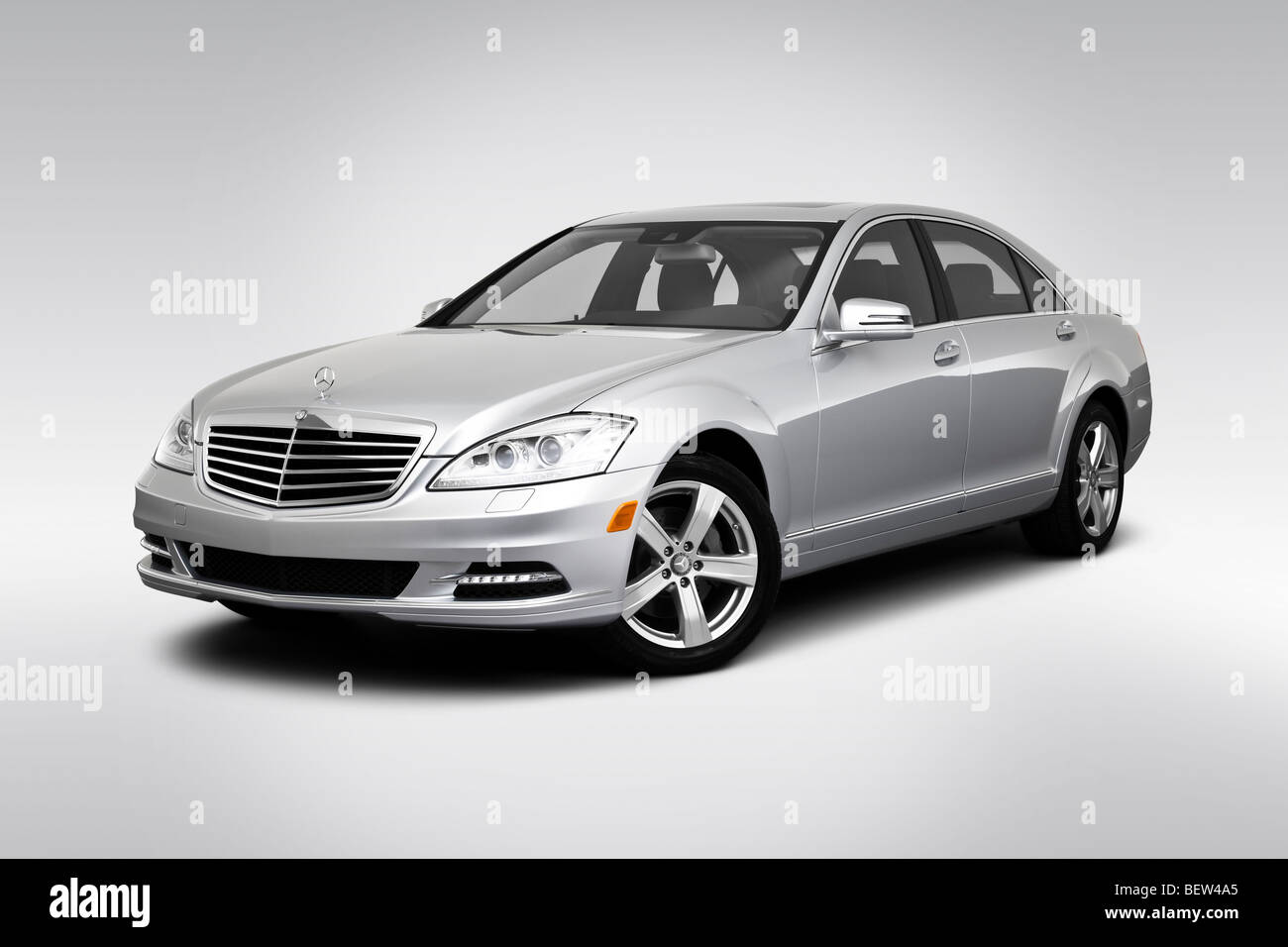 2010 Mercedes-Benz S-Class S550 in Silver - Front angle view Stock Photo