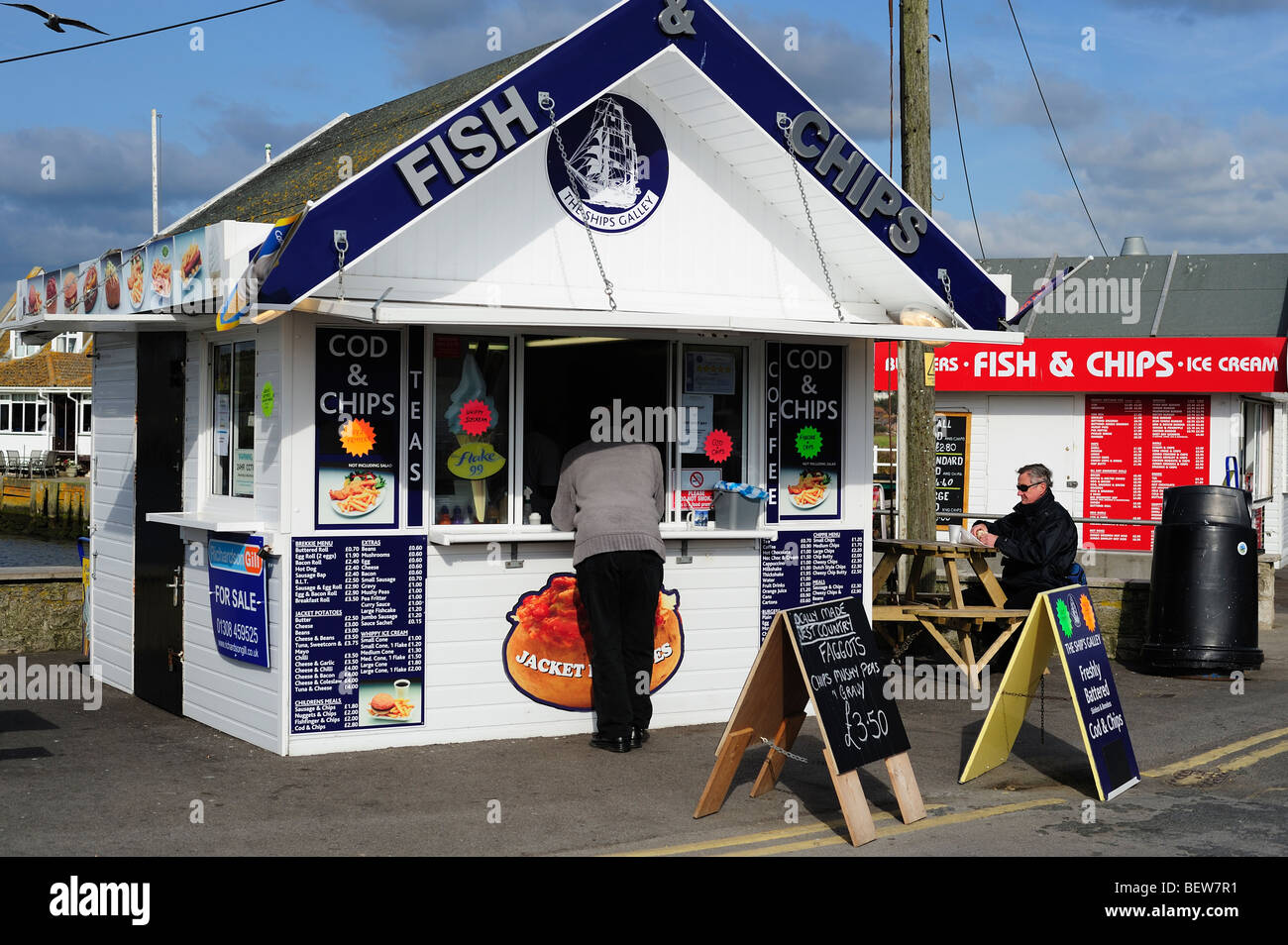 Fish kiosk hi-res stock photography and images - Alamy