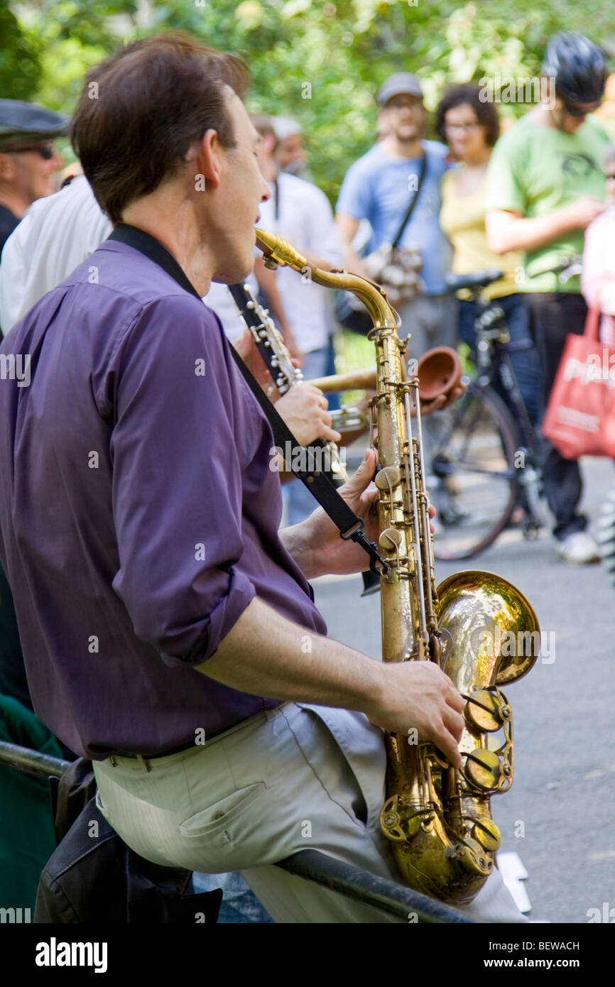 Street musicians in Lower Manhattan, New York City Stock Photo Alamy