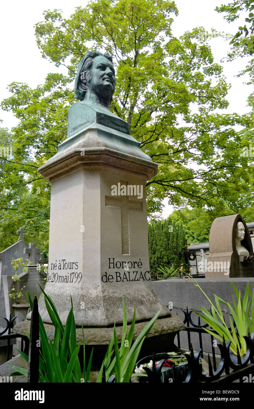 Grave of honore de balzac hi-res stock photography and images - Alamy