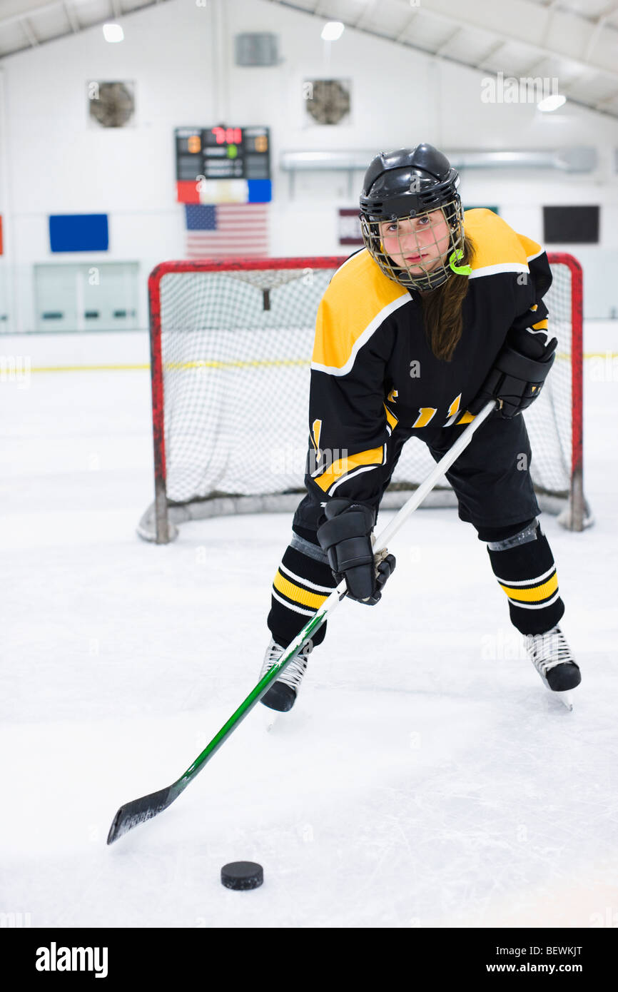 Ice hockey player playing Stock Photo Alamy
