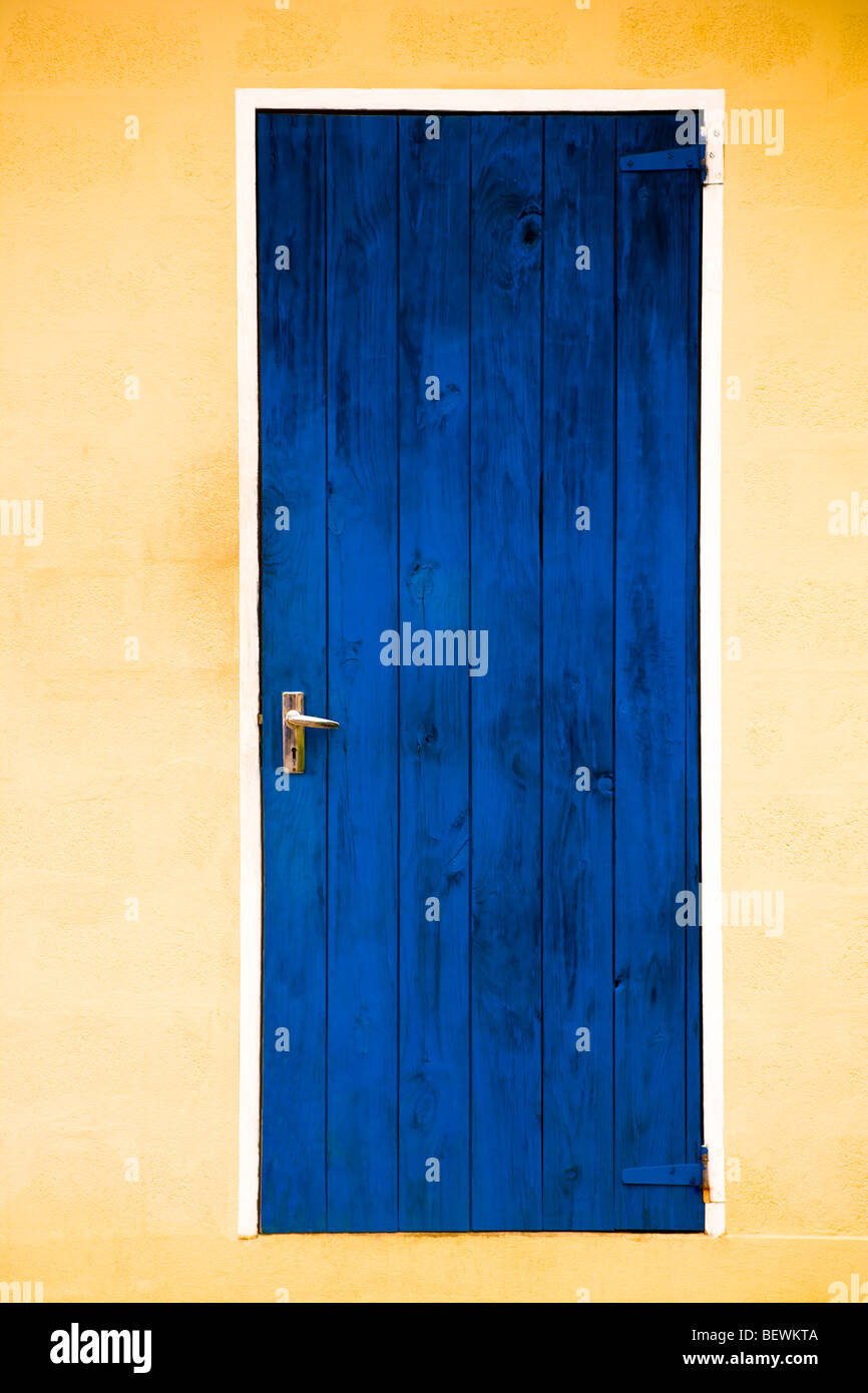 Yellow and blue door hi-res stock photography and images - Page 12 - Alamy