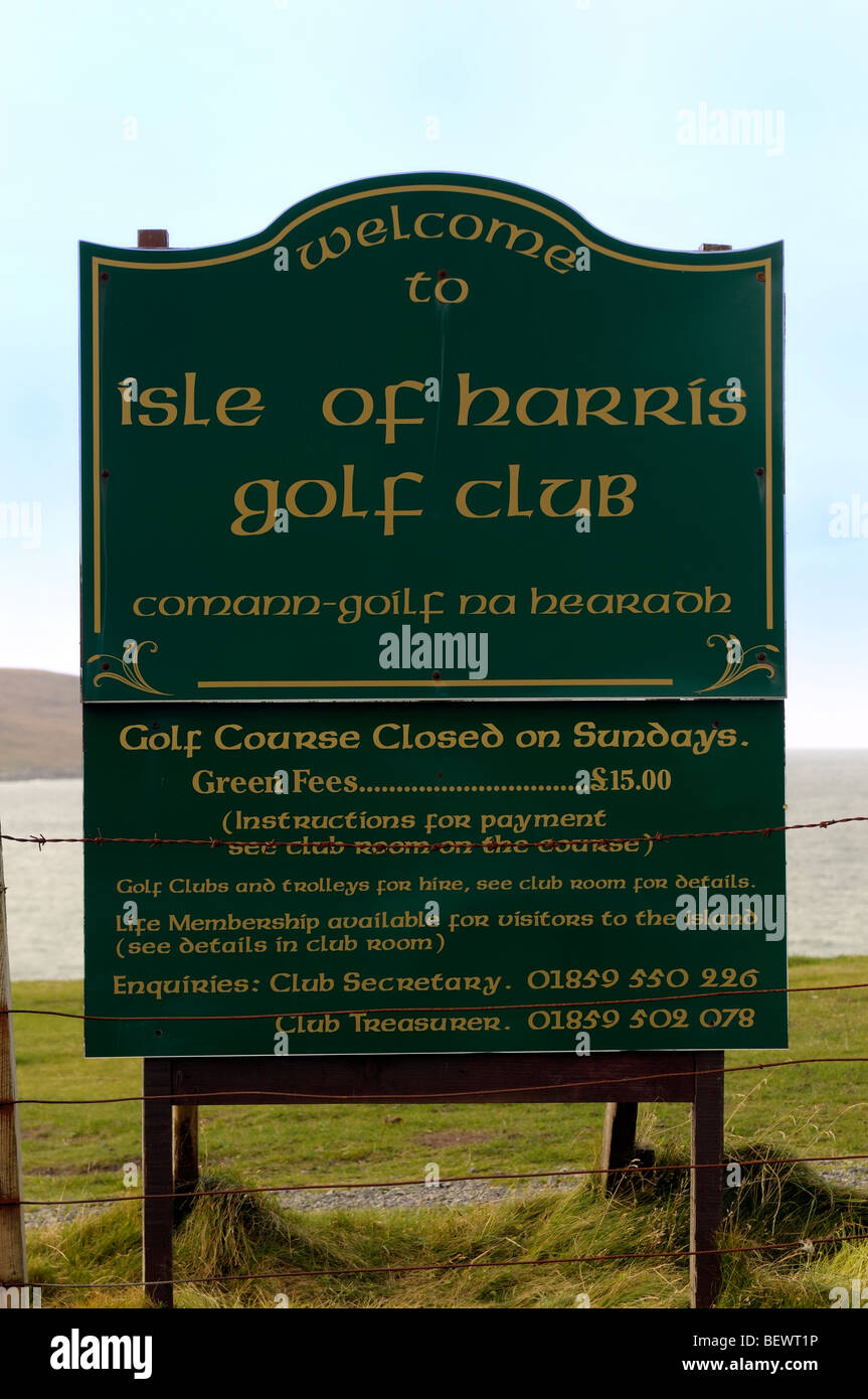 Sign at Isle of Harris Golf Club stating ‘closed on Sundays’ Stock Photo