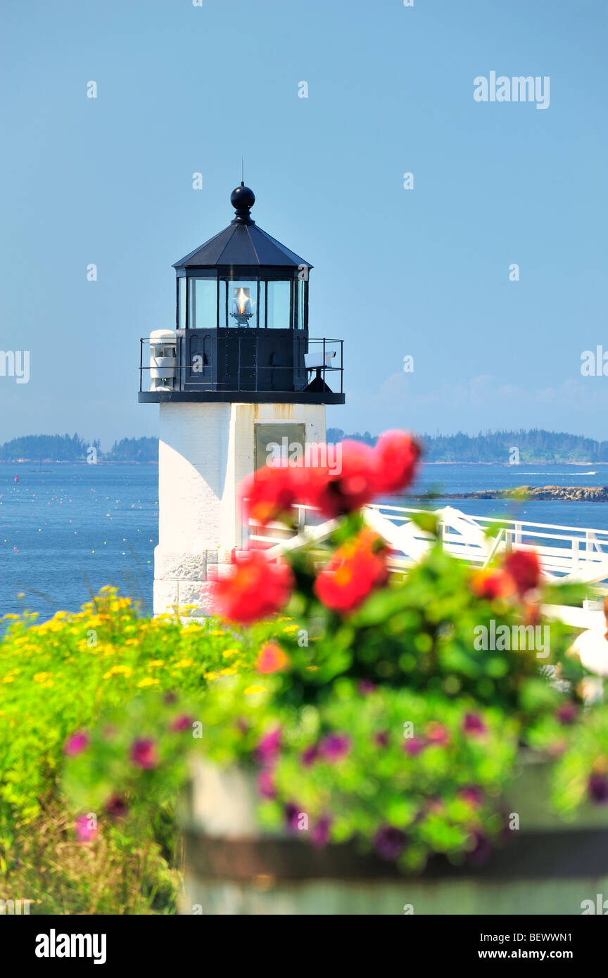 Marshall Point Lighthouse, Port Clyde, Maine, USA, with flowers. Vertical  Image Stock Photo - Alamy, image size:864x1390