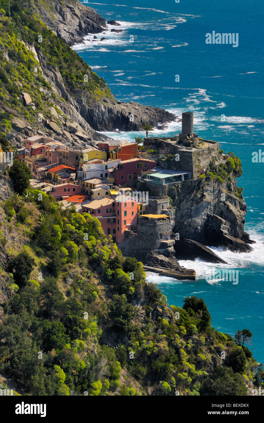 View onto the small village of Vernazza in the Cinque Terre National Park, Liguria, Italy. Stock Photo