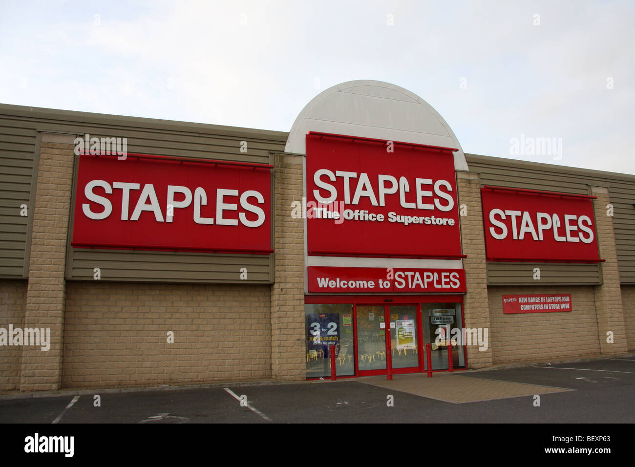 Frontage of Staples office supplies store, Halifax, West Yorkshire Stock Photo