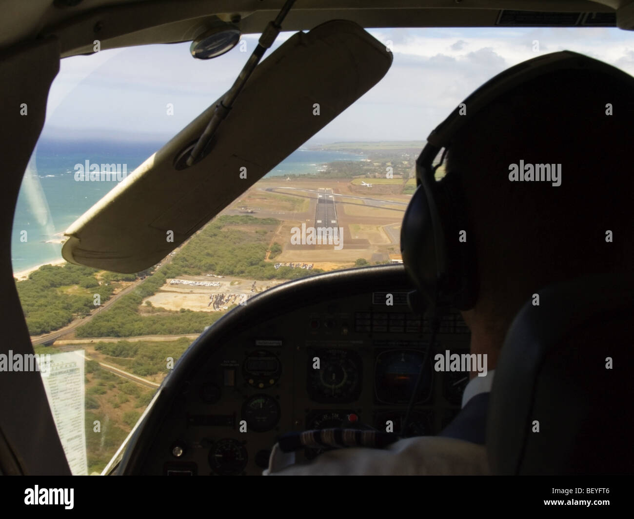 Commercial Aviation, Aircraft in flight. Commuter Flight, Small Plane