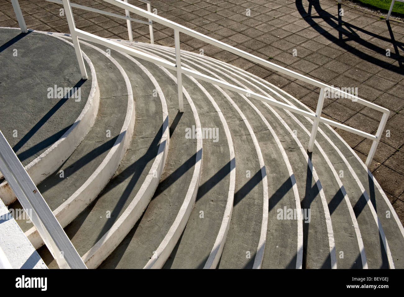 Semi circular steps hi-res stock photography and images - Alamy