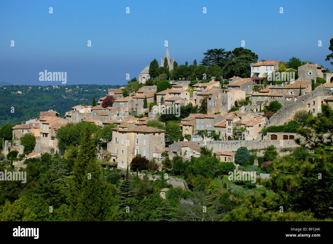 The village of Bonnieux in the Luberon regional park Stock Photo