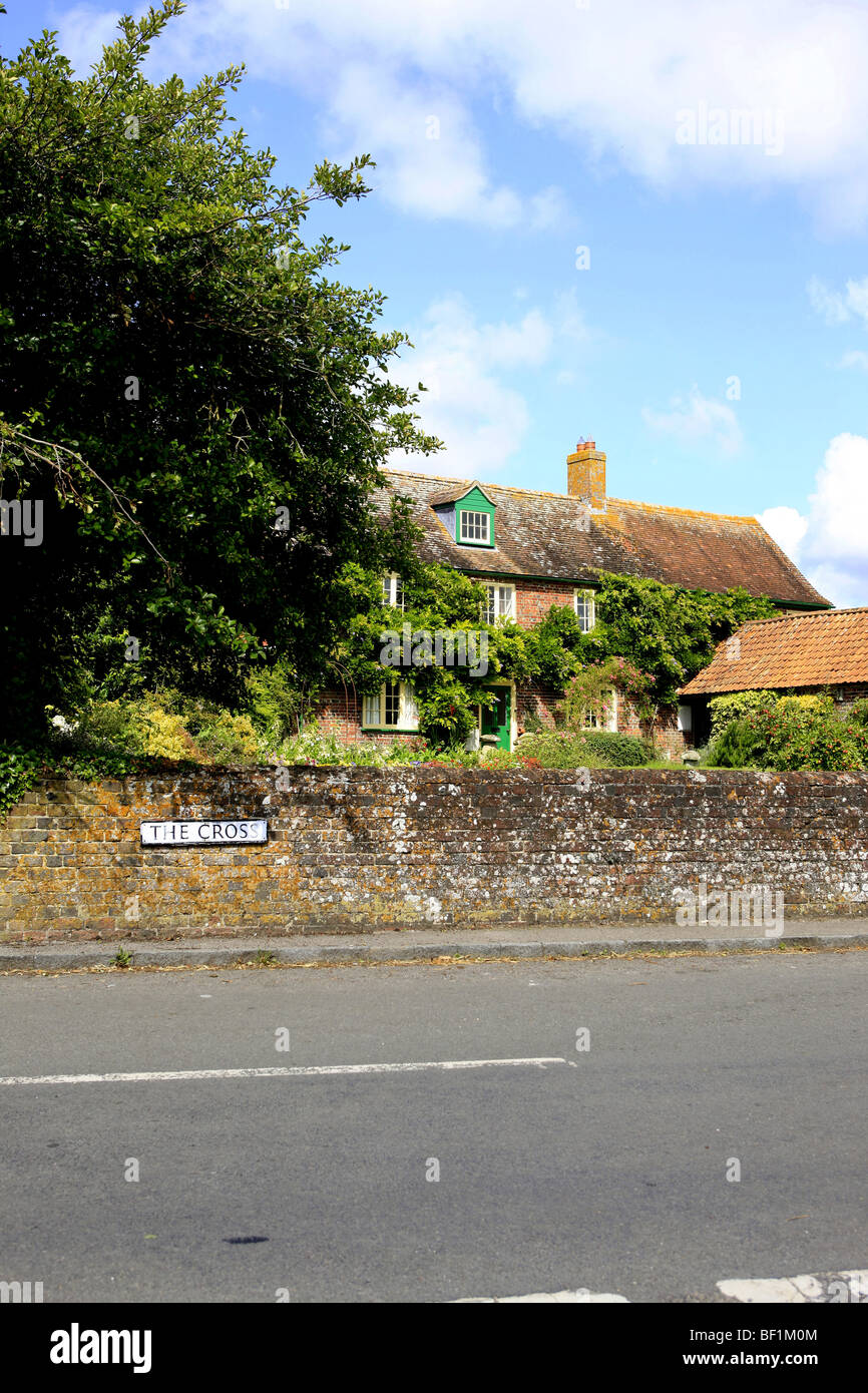 Cottage in the Dorset rural village of Okeford Fitzpaine Stock Photo