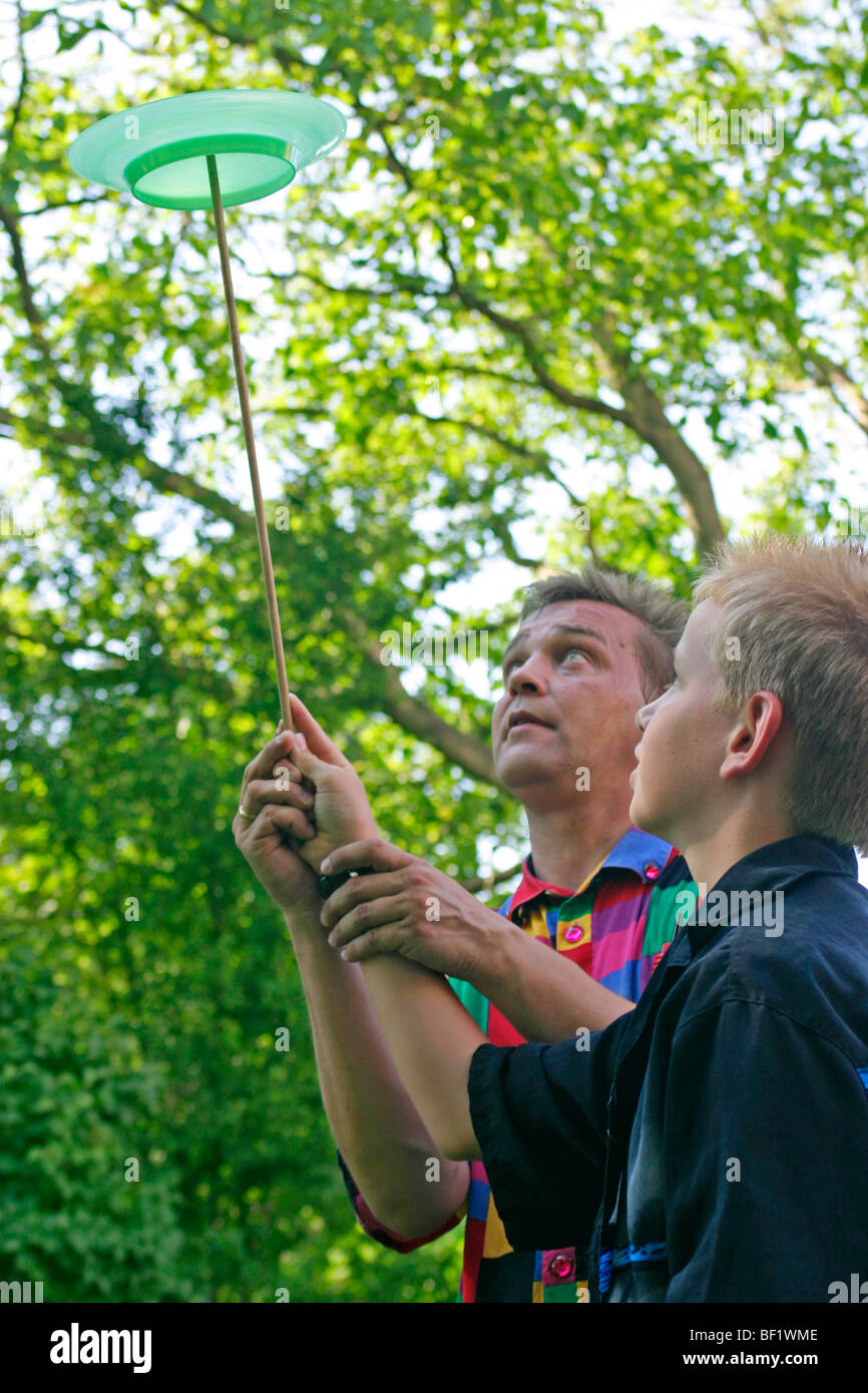 Juggle plate hires stock photography and images Alamy