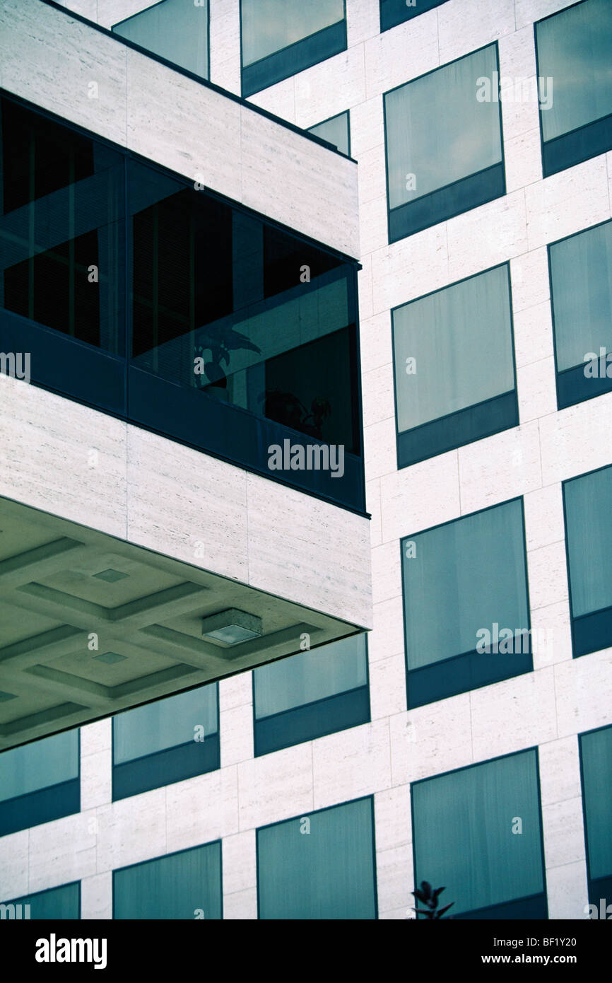 Detail of a contemporary concrete office building Stock Photo Alamy