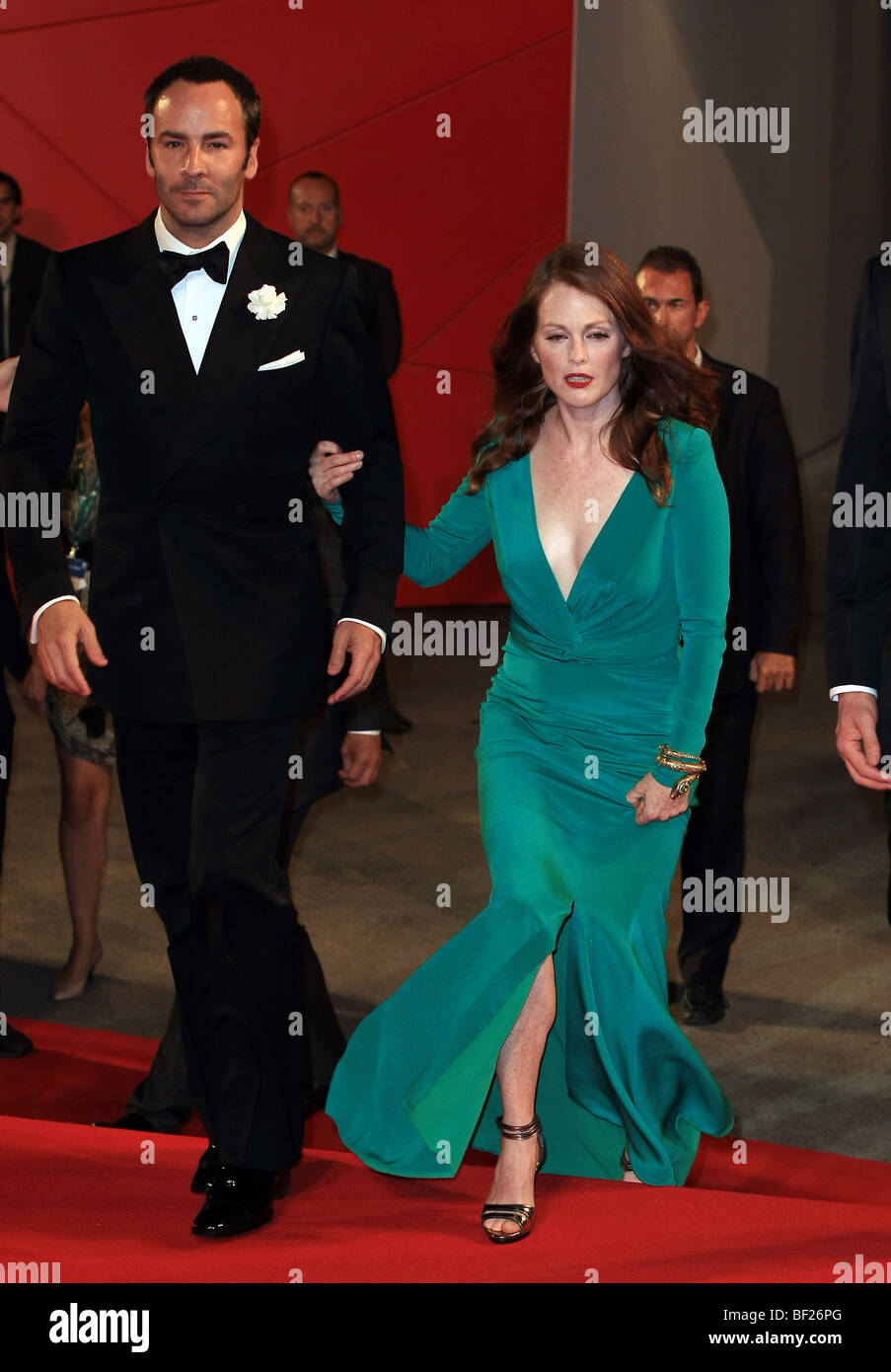 TOM FORD JULIANNE MOORE A SINGLE  VENICE FILM FESTIVAL  VENICE ITALY 11 September 2009 Stock Photo - Alamy