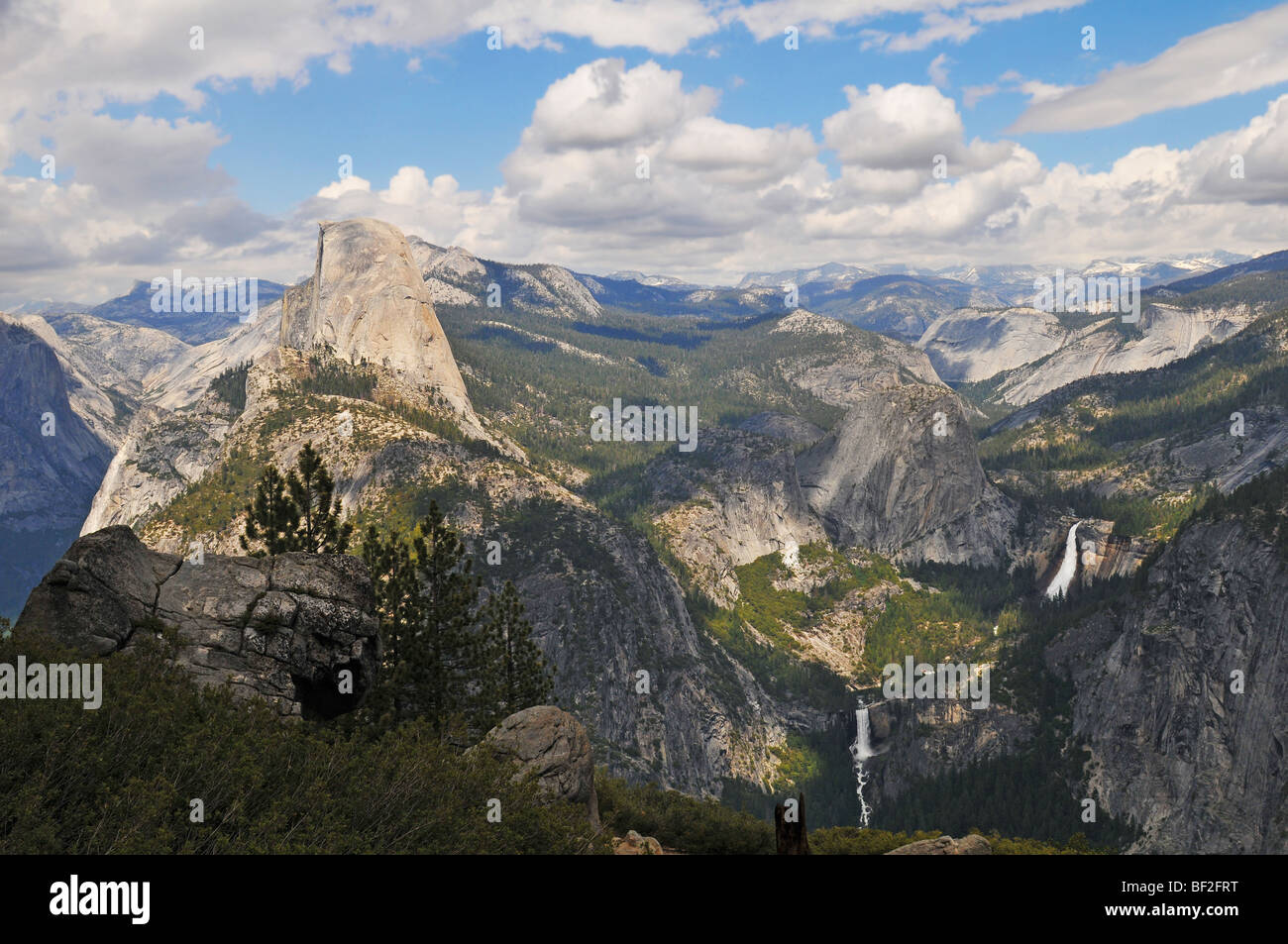 Panoramic view yosemite national park hi-res stock photography and ...
