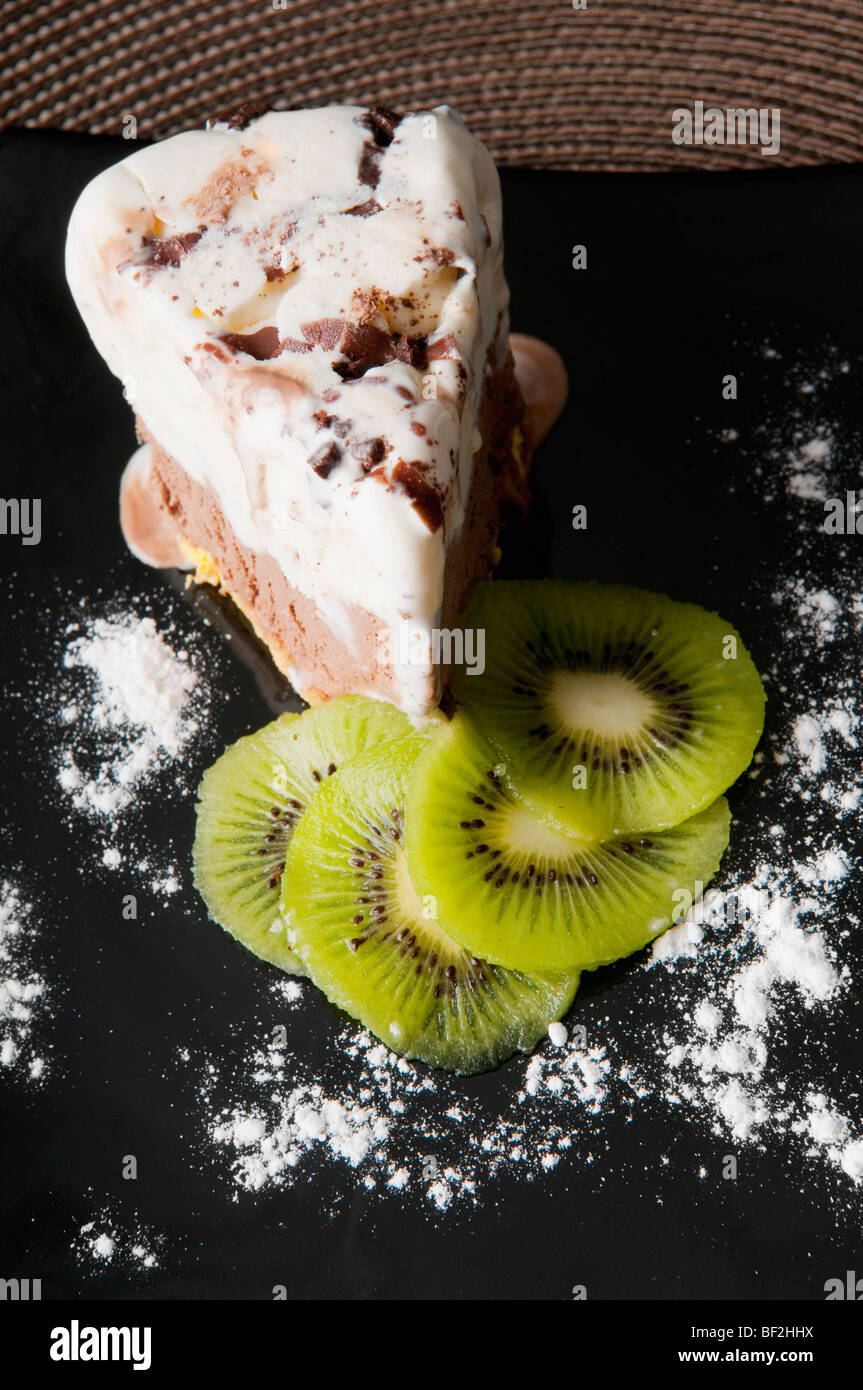 Kiwi fruit cake hi-res stock photography and images - Alamy