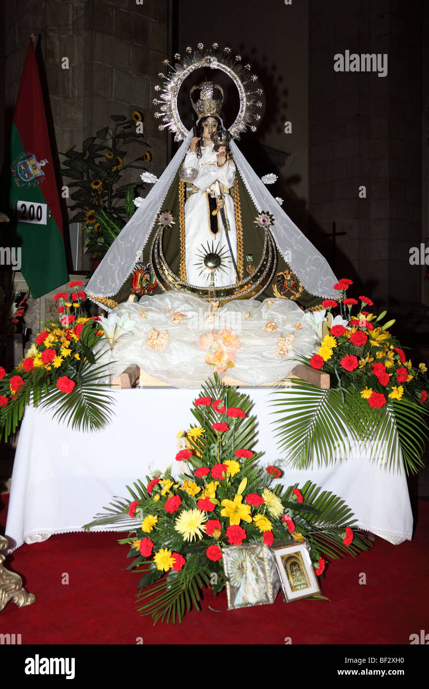 Virgin statue bolivia hi-res stock photography and images - Alamy