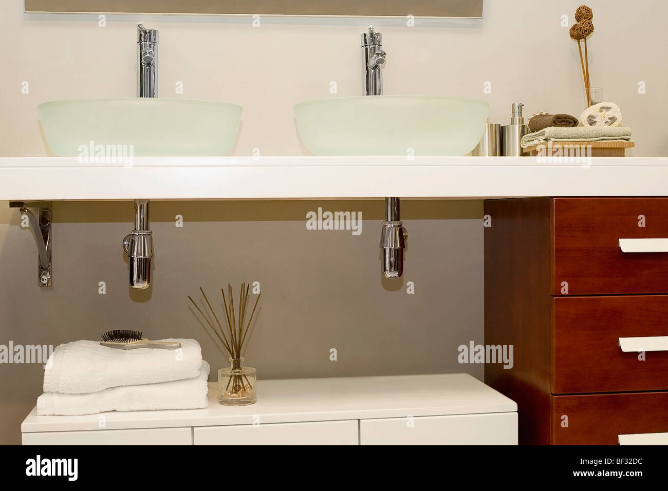 Toilet Bowls Stock Photos & Toilet Bowls Stock Images Alamy