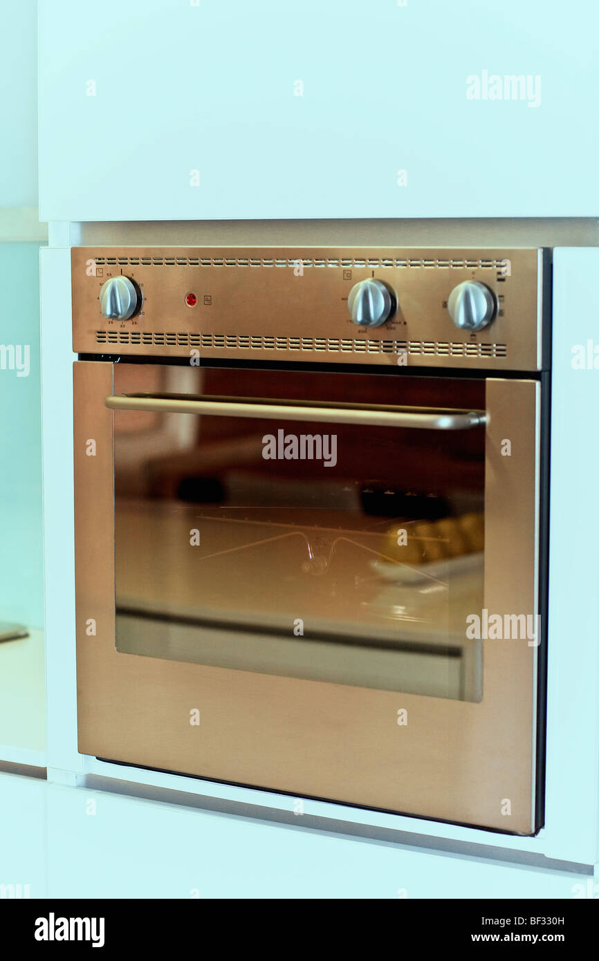 Technology oven hi-res stock photography and images - Alamy
