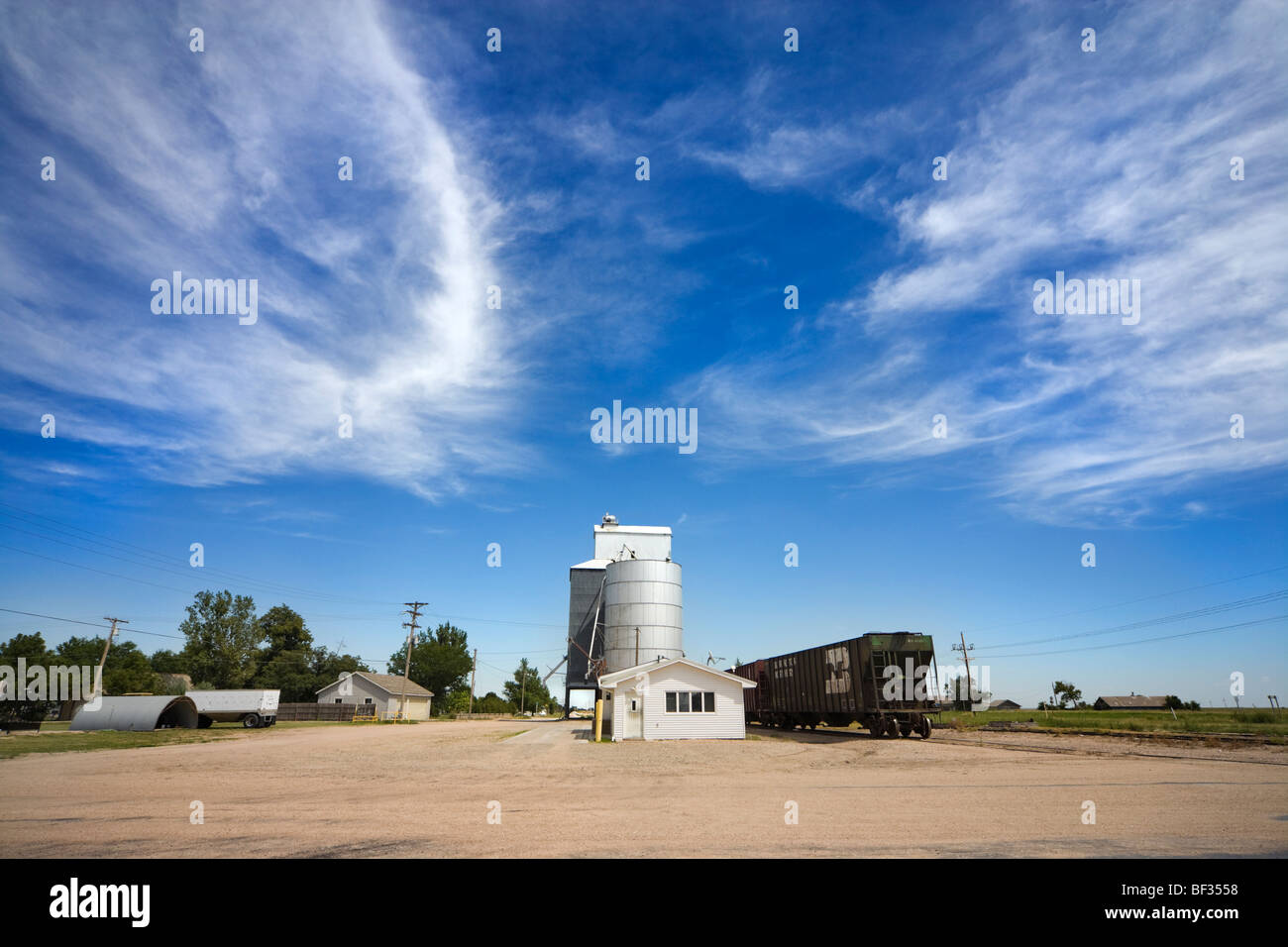 McDonald Kansas. Mill, grain elevator and train Stock Photo Alamy