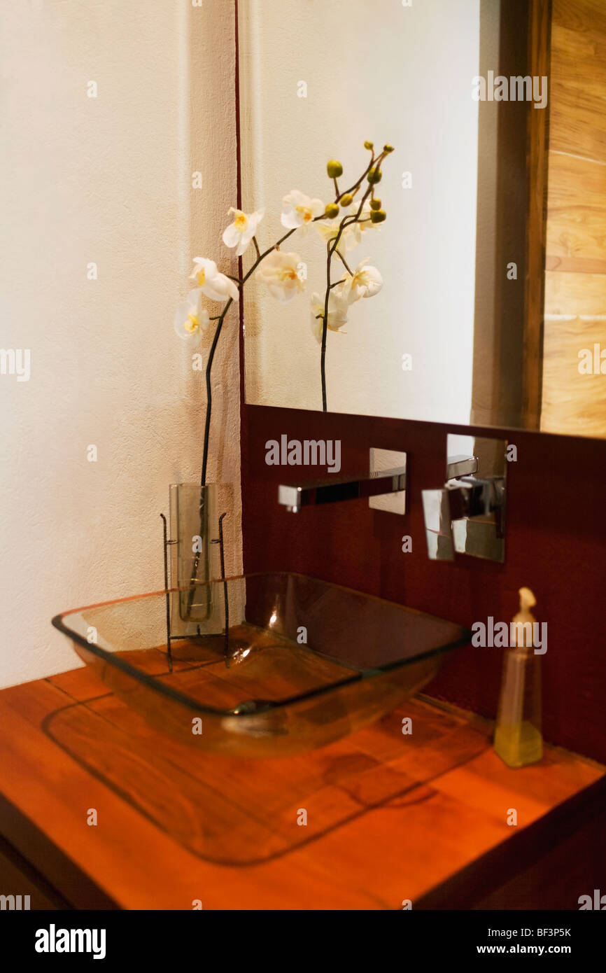 Wash bowl and jug hires stock photography and images Alamy