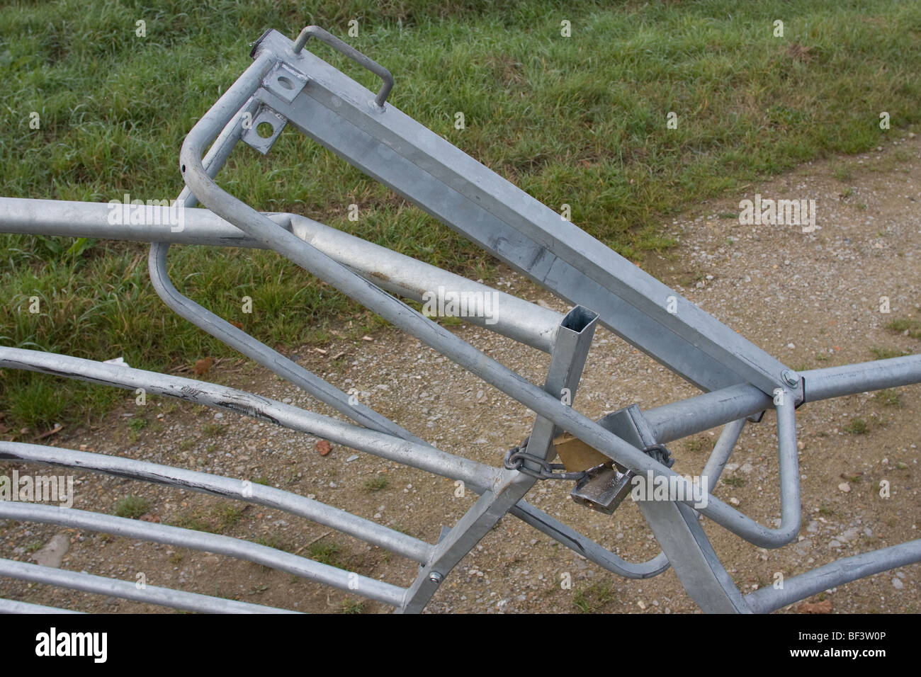 Broken Damaged Vandalised Metal Field Track Gate Stock Photo Alamy Broken Damaged Vandalised Metal Field Track Gate Stock Photo Alamy