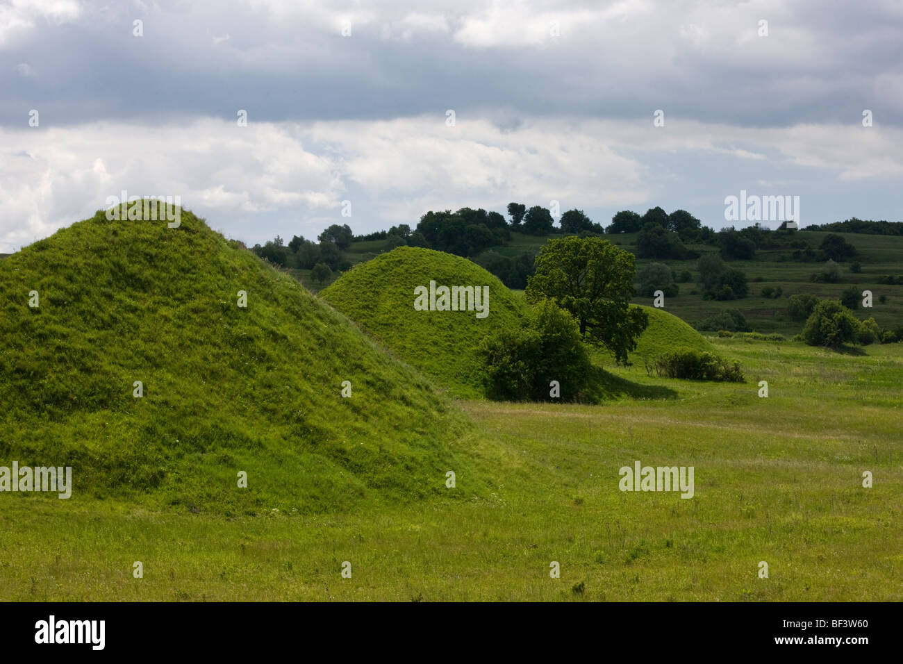 Grassy hillock hi-res stock photography and images - Alamy
