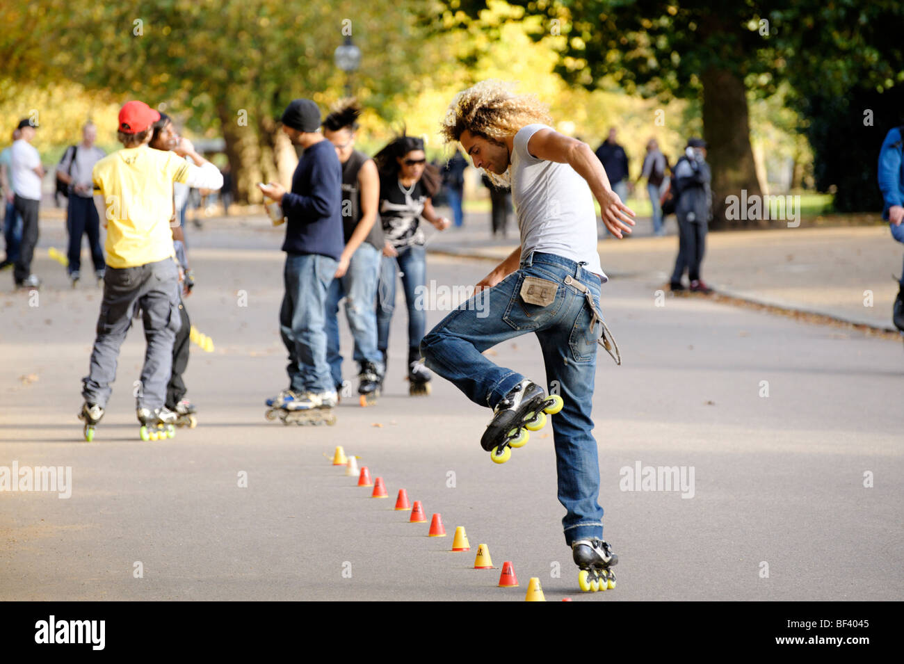 Inline skating freestyle hi-res stock photography and images - Alamy
