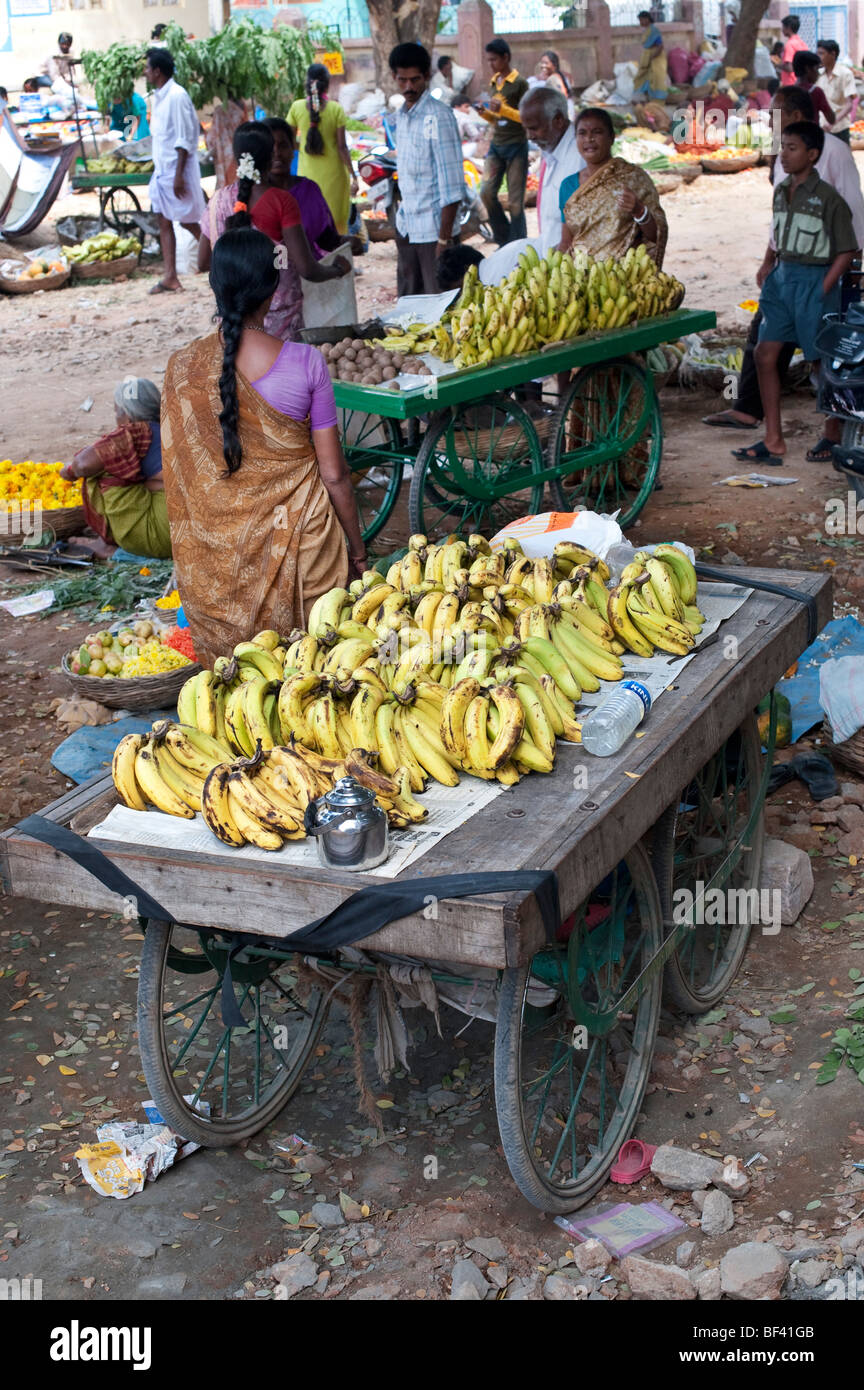 Bananas street hires stock photography and images Alamy