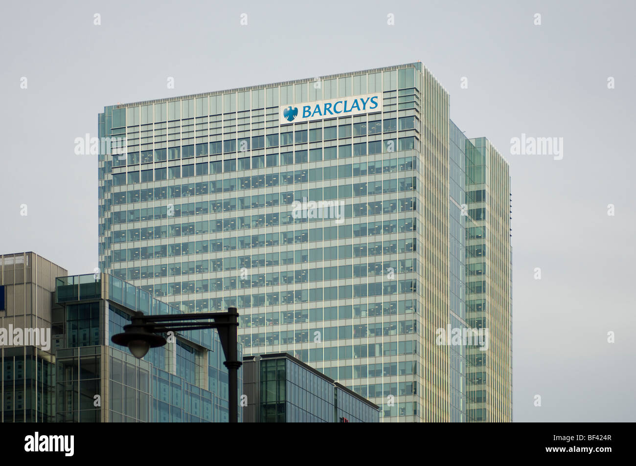 Barclays bank canary wharf logo hi-res stock photography and images - Alamy