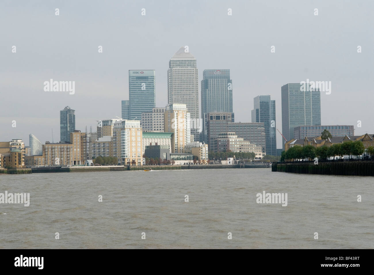 London Docklands Canary Wharf River Thames skyline. UK HOMER SYKES ...