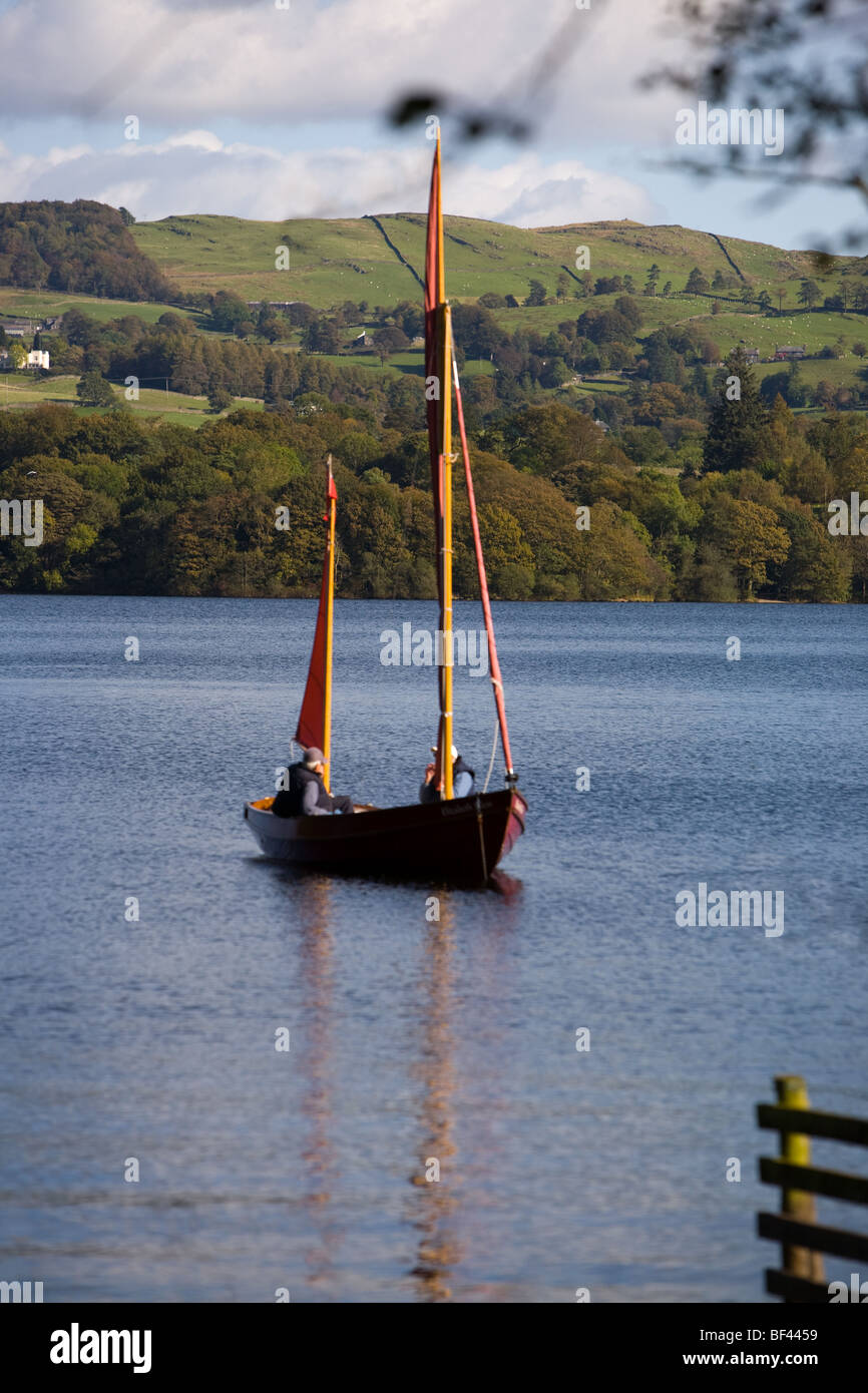 Traditional Sailing Dinghy on Lake Windermere Stock Photo Alamy