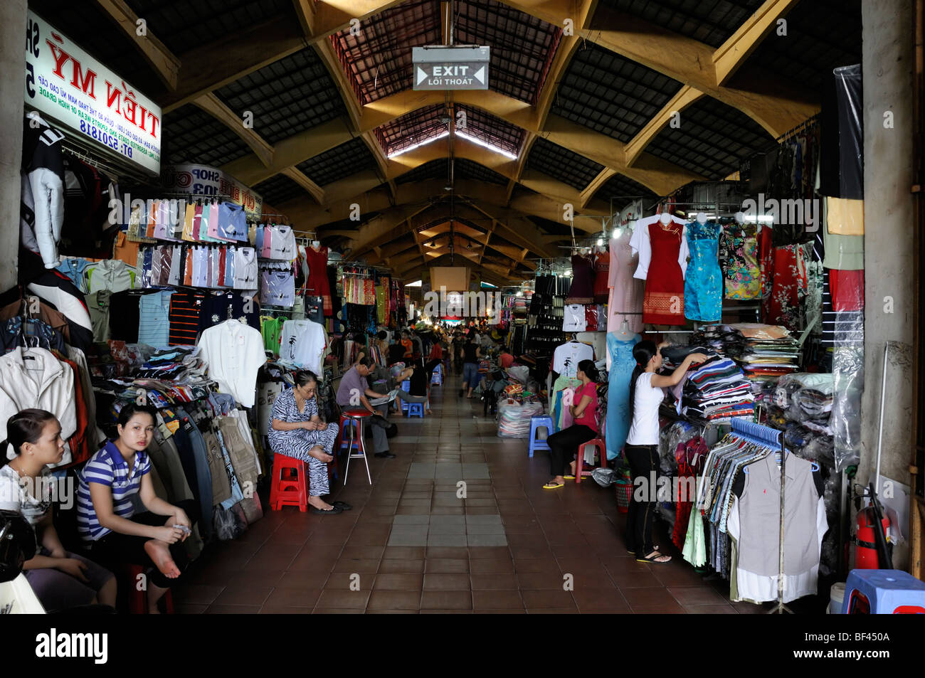 Stall keepers hi-res stock photography and images - Alamy