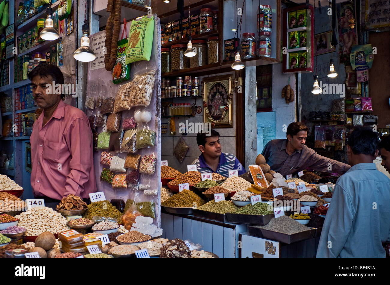 Indian Merchants Stock Photos & Indian Merchants Stock Images Alamy