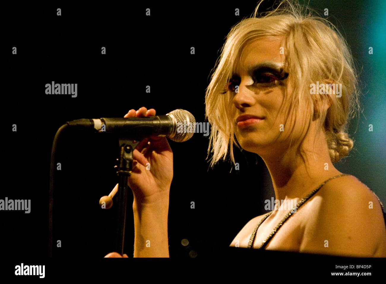 Elin Lindfors, singer and front woman of the Swedish band, The Deer Tracks, performing live in the Schueuer, Lucerne, Switzerla Stock Photo