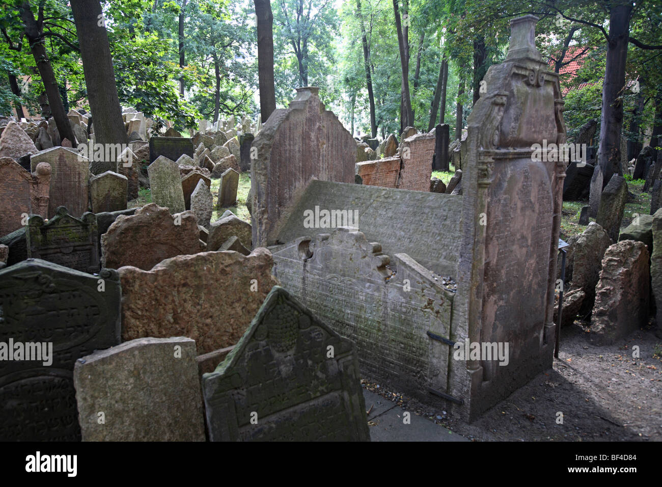 Tombstones of the old Jewish cemetery in Josefov, Prague, Czech Republic Stock Photo