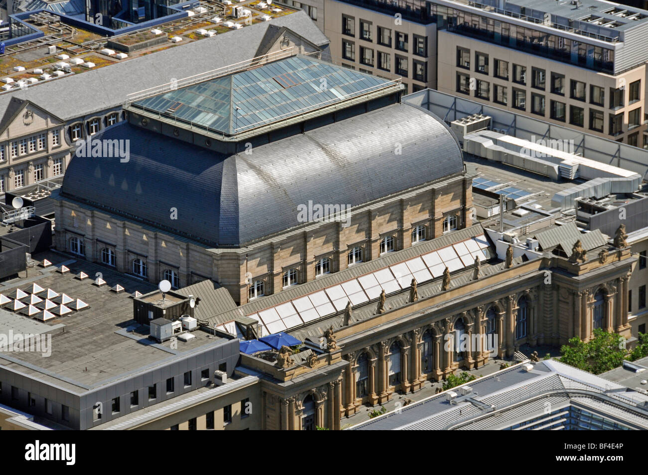 Stock exchange in frankfurt germany hi-res stock photography and images ...