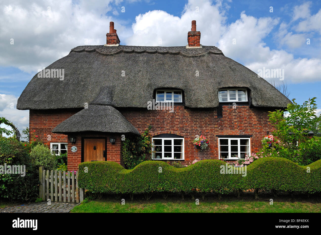Old thatched house, Church Lane, Mavesyn Ridware, Staffordshire, England, United Kingdom, Europe Stock Photo