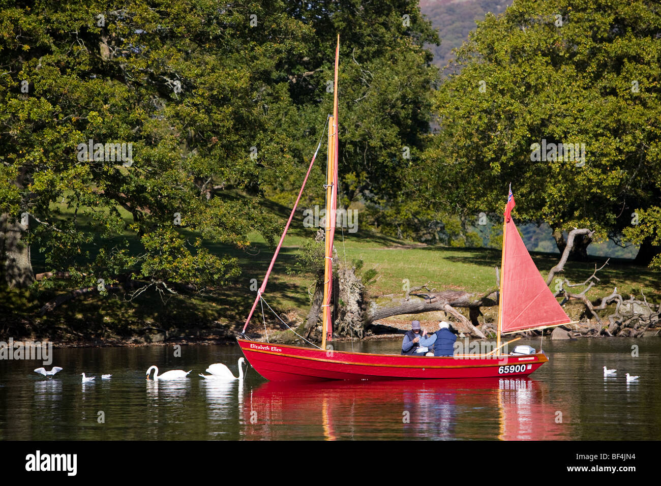 Traditional Sailing Dinghy on Lake Windermere Stock Photo Alamy