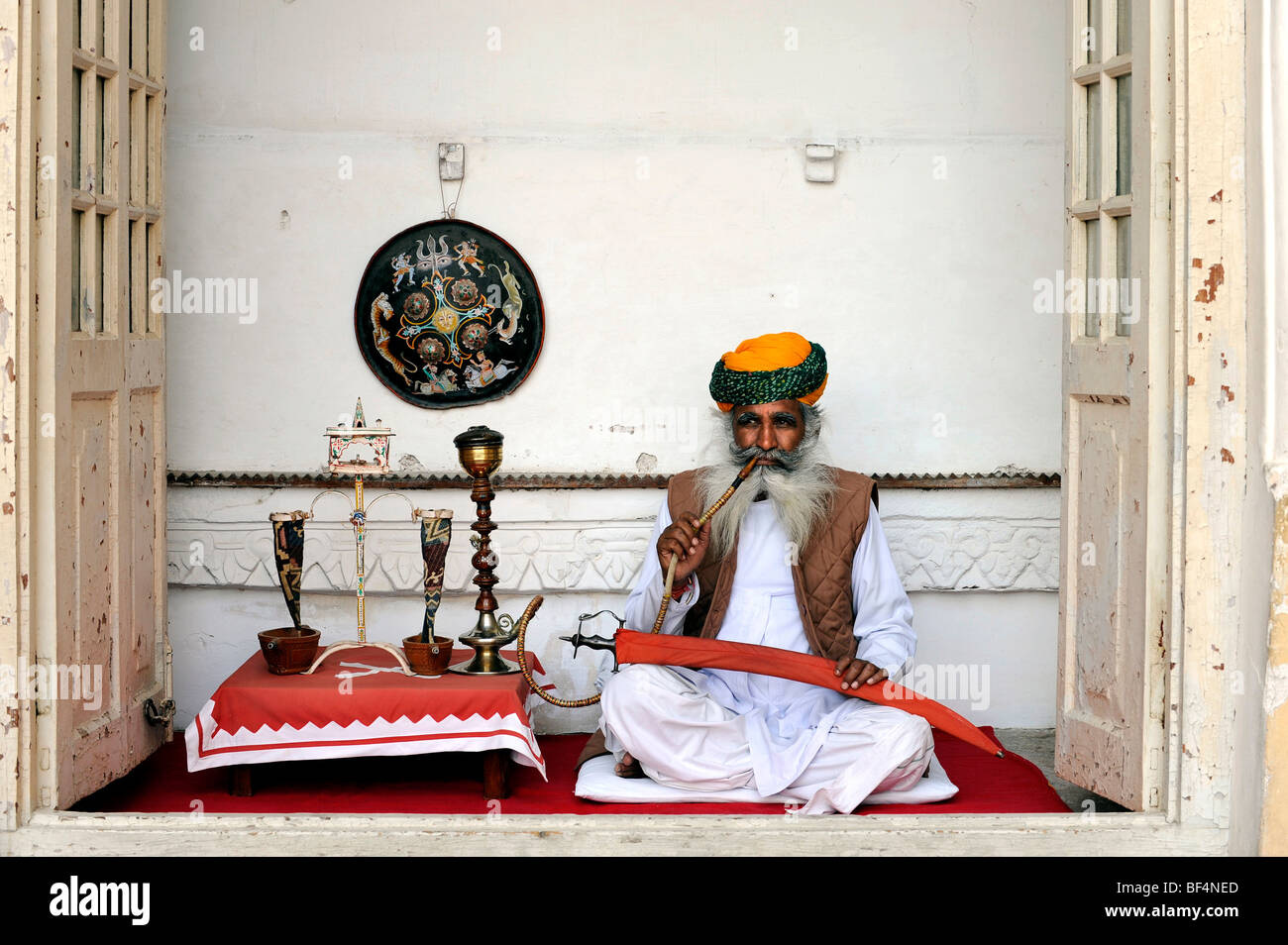 Indians smoke the hookah, narghile, shisha, Mehrangarh Fort, Jodhpur, Rajasthan, North India, India, South Asia, Asia Stock Photo