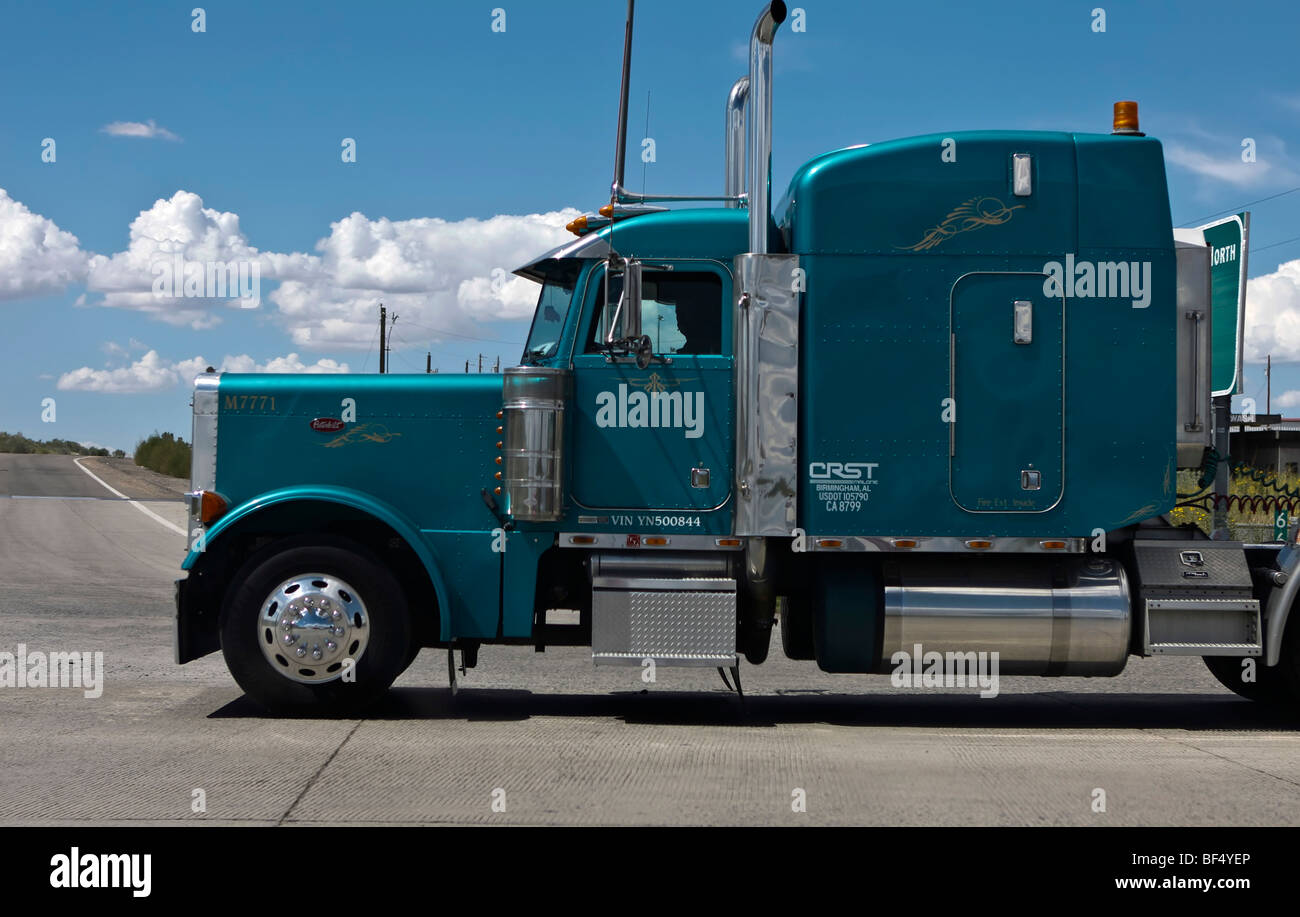 American Lorries Road High Resolution Stock Photography and Images - Alamy