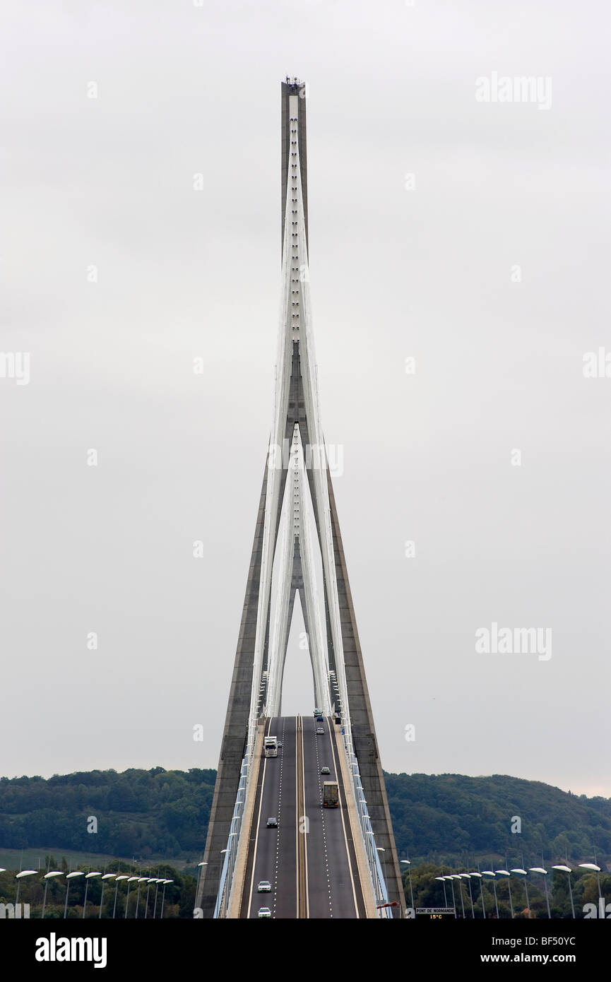 Pont du Normandie, bridge at the mouth of the Seine River near Le Havre