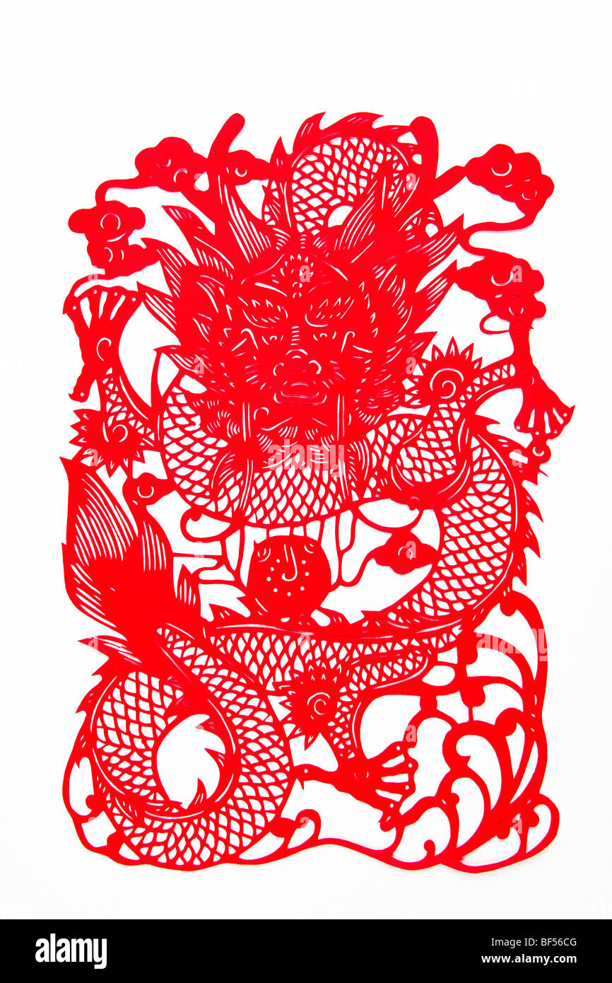 chinese new year paper cutting dragon