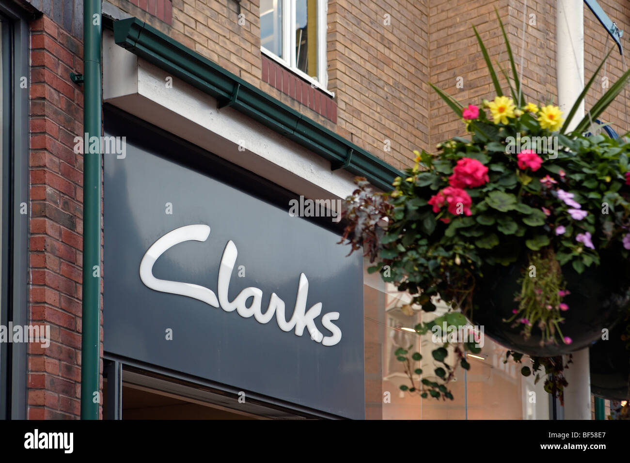 clarks in marble arch