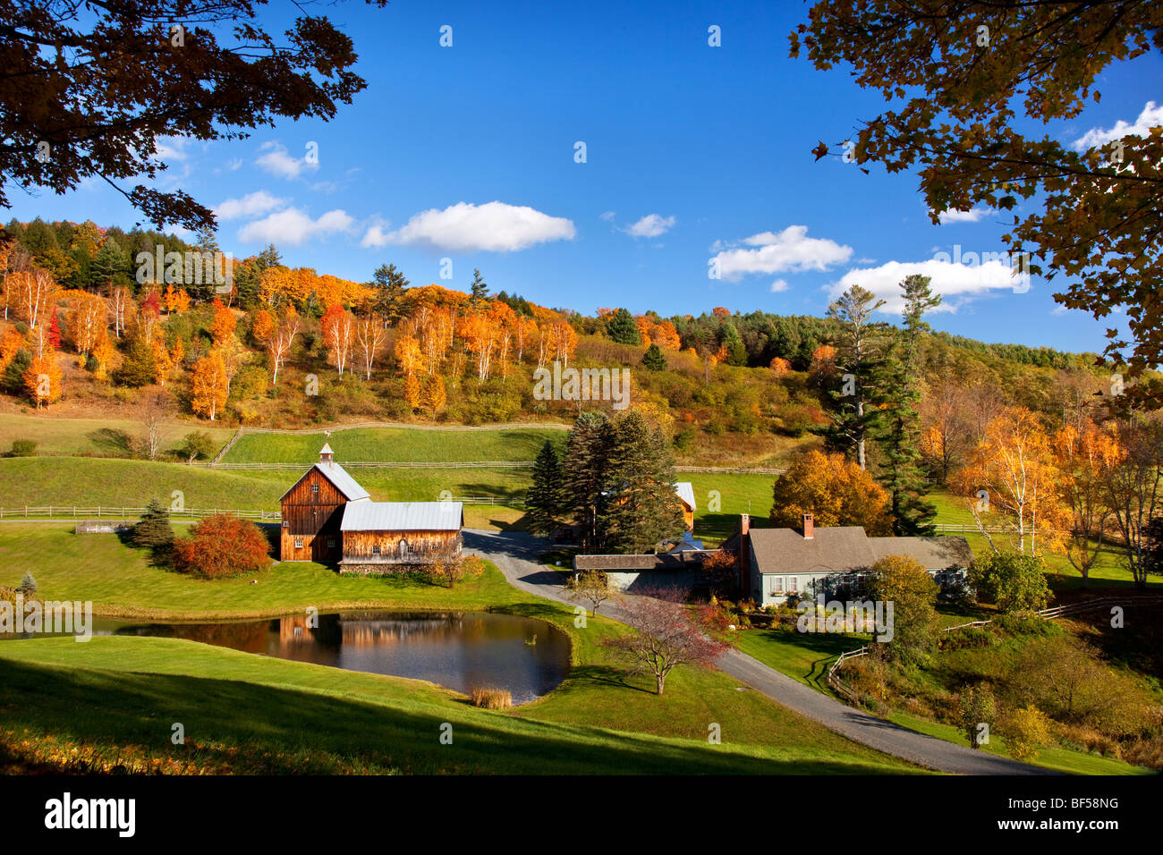 Beautiful Sleepy Hollow Farm In Autumn Woodstock Vermont Usa Stock