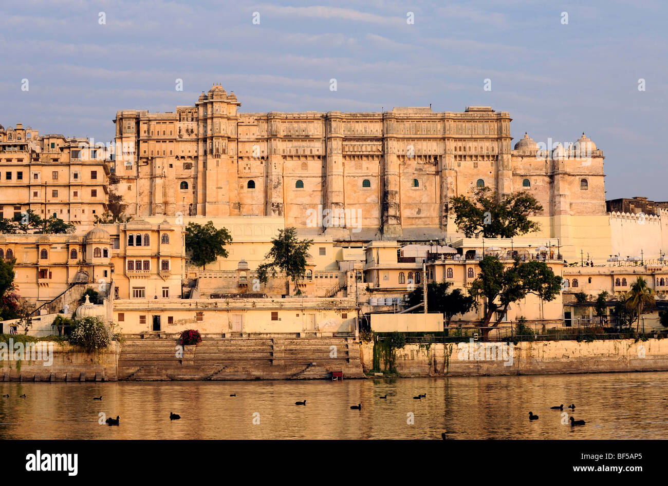 City Palace on Lake Pichola in the evening twilight, Udaipur, Rajasthan, North India, India, South Asia, Asia Stock Photo