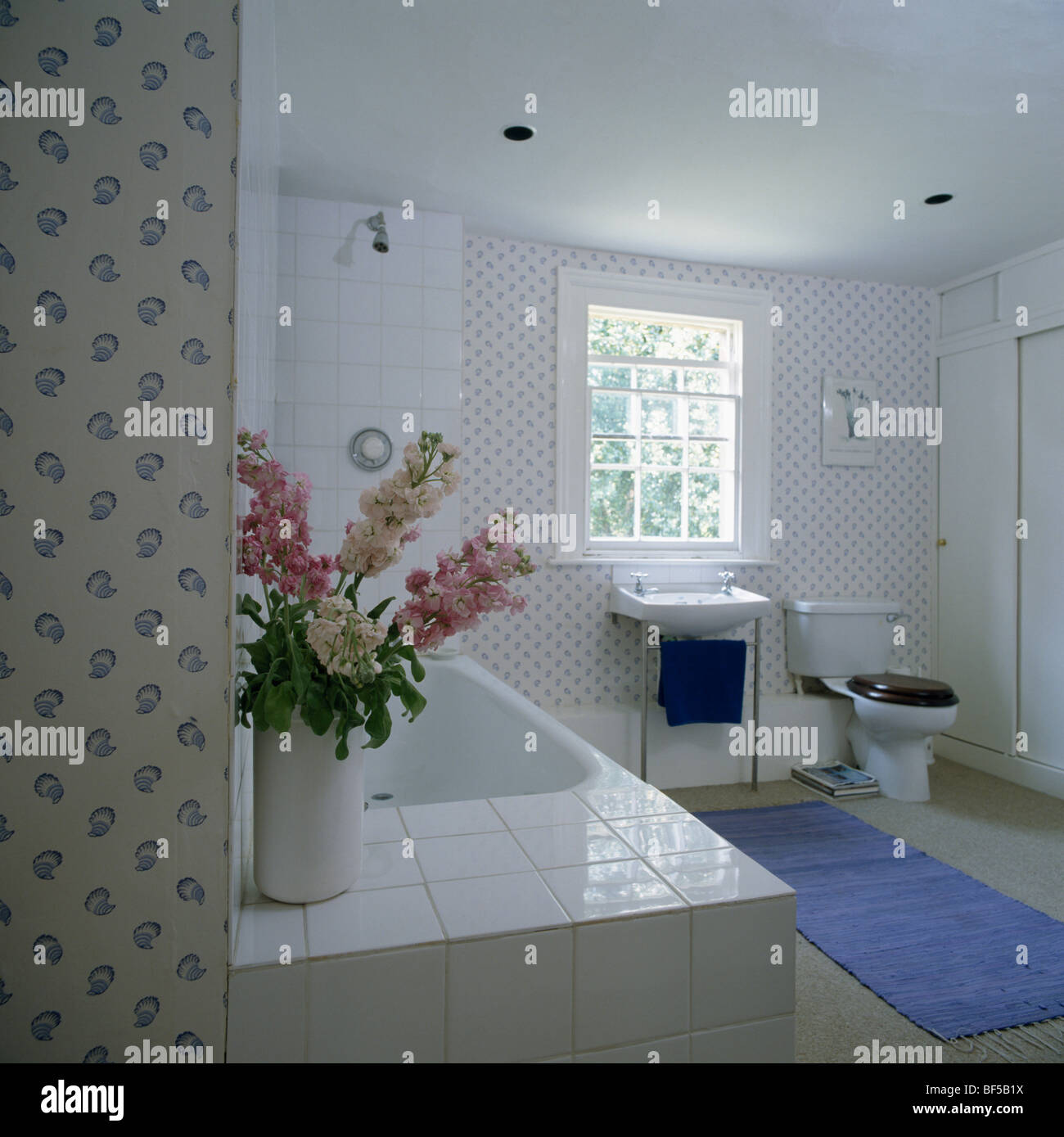 Blue And White Country Bathrooms