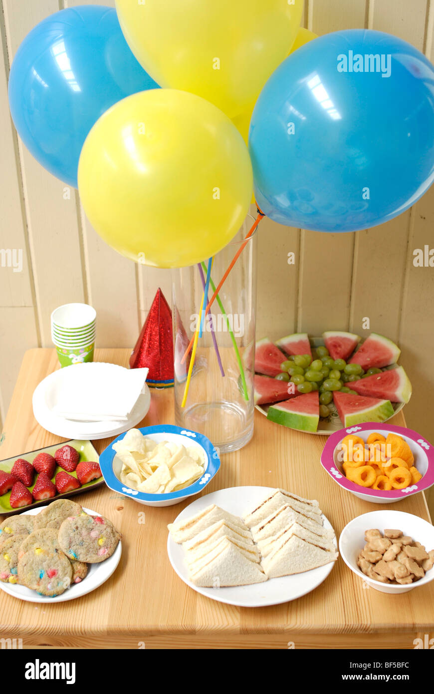 Childrens birthday party food Stock Photo - Alamy