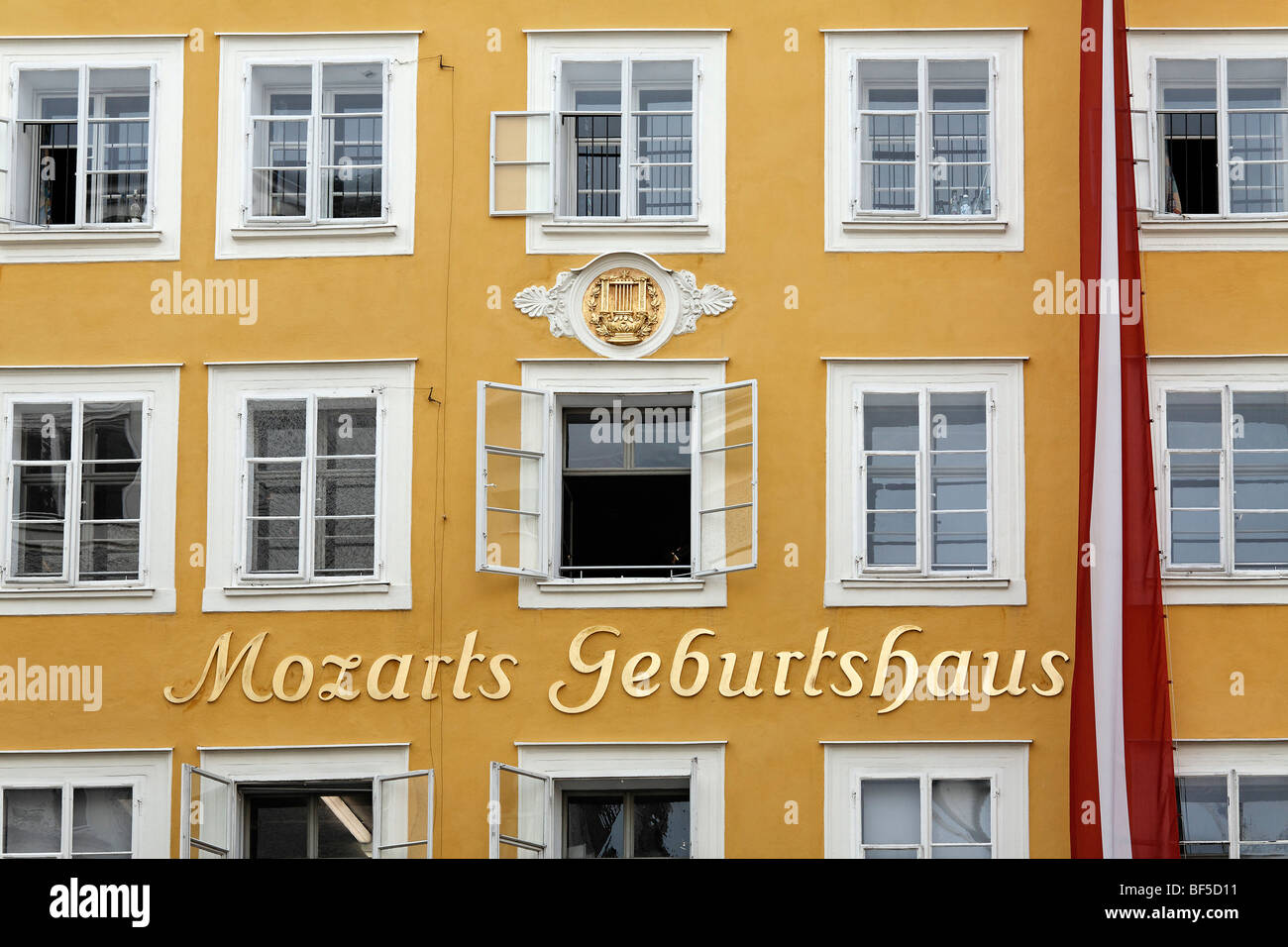 Mozart's birthplace, Hagenauerhaus house, Getreidegasse alley, Salzburg